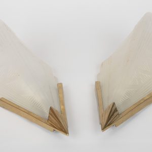 Paire d’appliques Art Déco en verre dépoli et laiton – Années 1990, Suède
