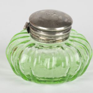 Petit Encrier en Verre Vert avec Couvercle en Métal