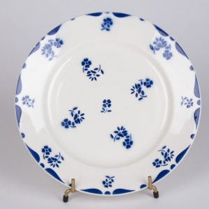 Assiette ancienne en Terre de Fer du modèle Aramis manufacture Badonviller.