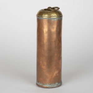 Bouillotte ancienne en cuivre rose avec bouchon en laiton