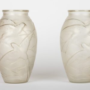 Paire de vases soufflés-pressés – Style Art Déco, élégance intemporelle
