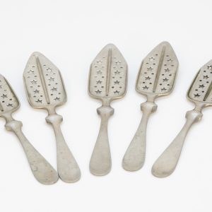 Lot de 5 cuillères à absinthe anciennes en métal ajouré