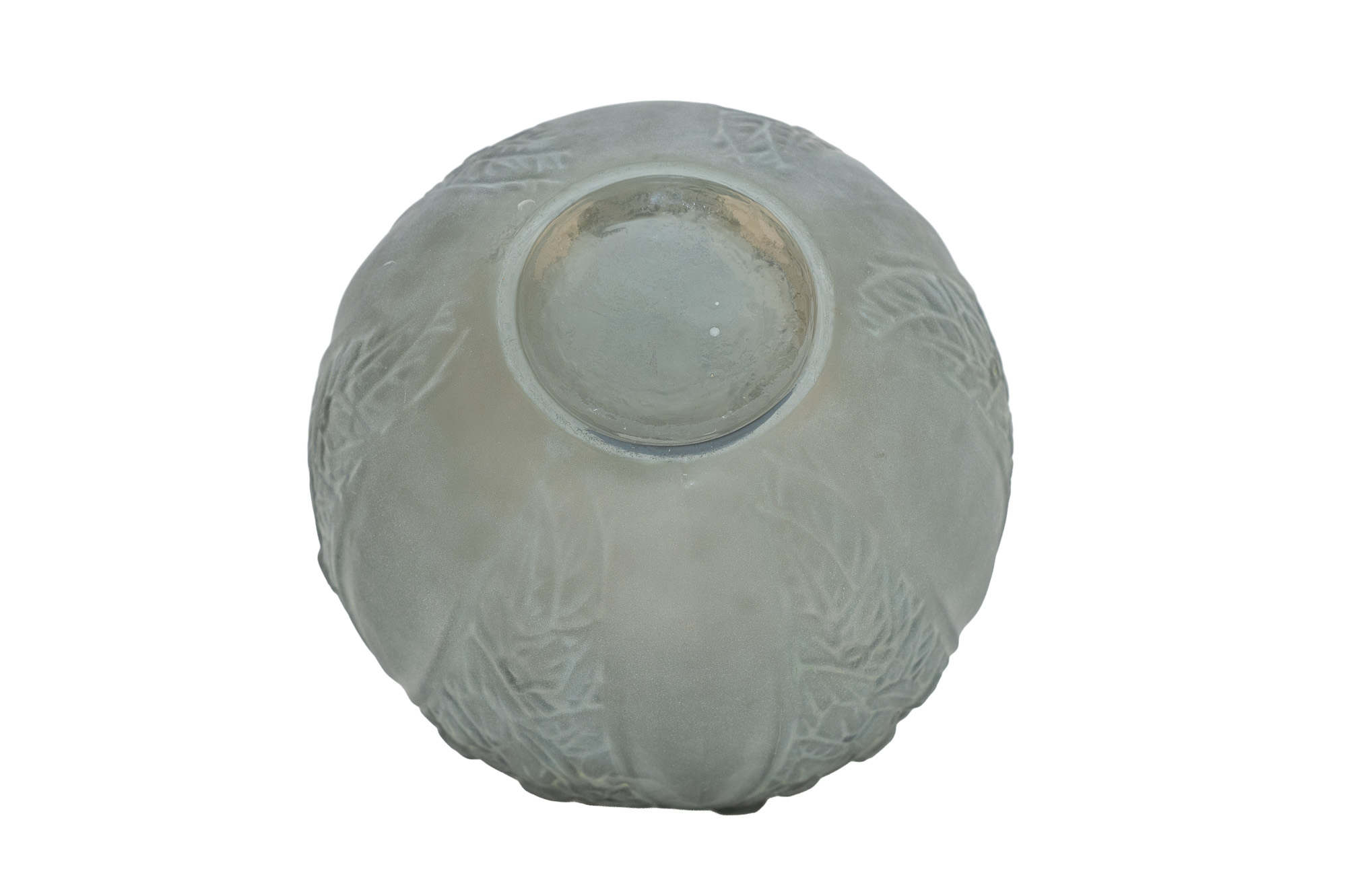 Dessous du vase boule Art Déco en verre sablé montrant sa base circulaire.
