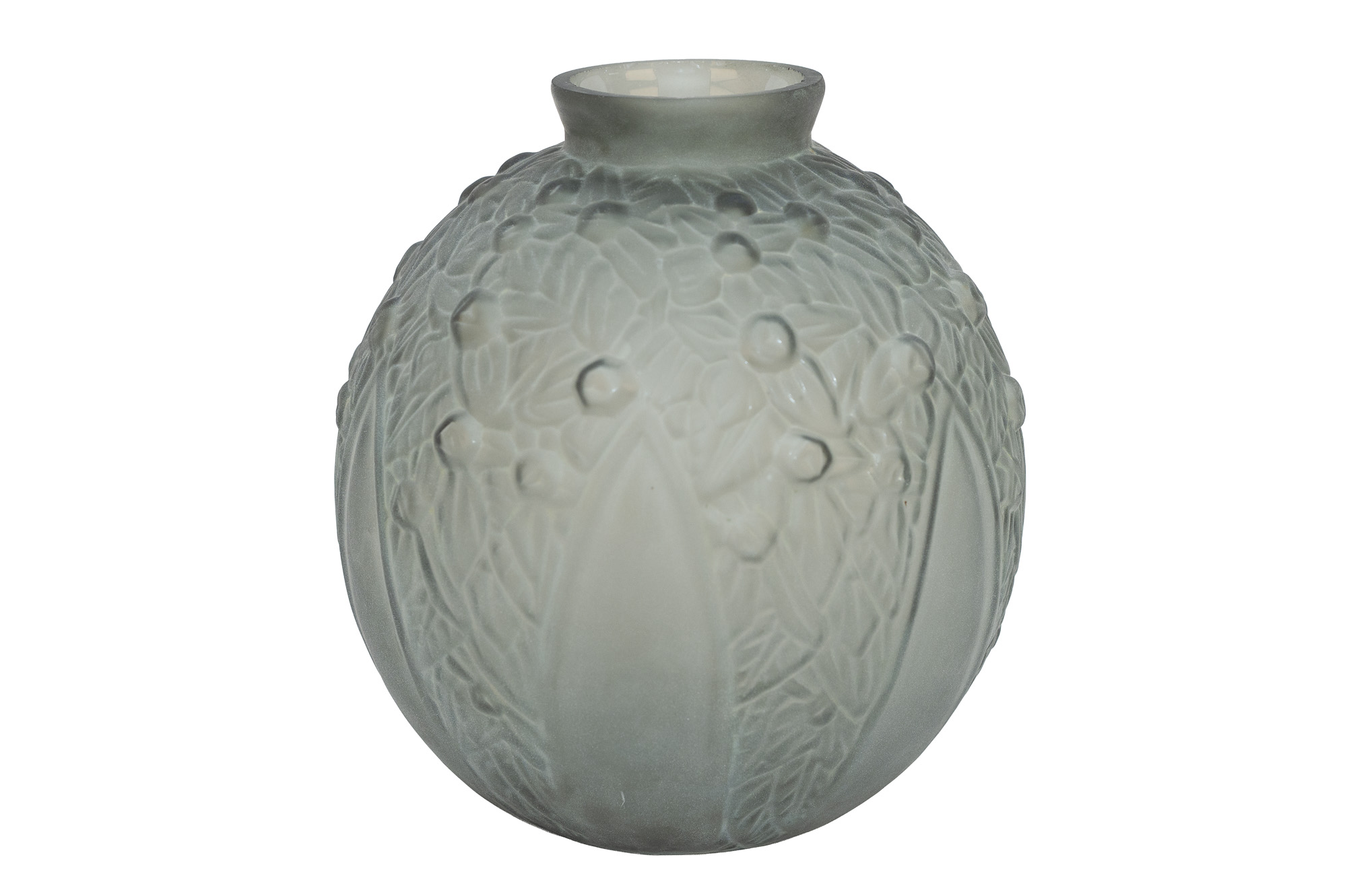 Vue du vase Art Déco en verre sablé avec fleurs, longues tiges et feuillages en relief.